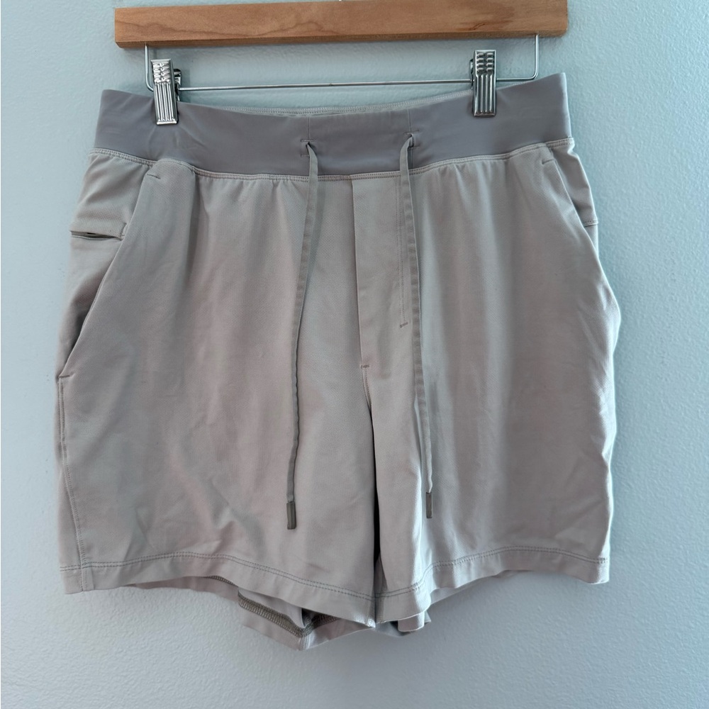 lululemon athletica Men's Performance Drawstring Shorts - Light Taupe